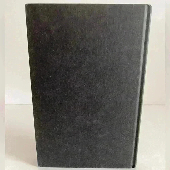 Danielle Steel The Ghost - Picture 4 of 9